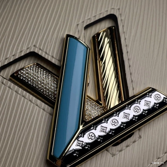 LOUIS TWIST MM VUITTON 0822